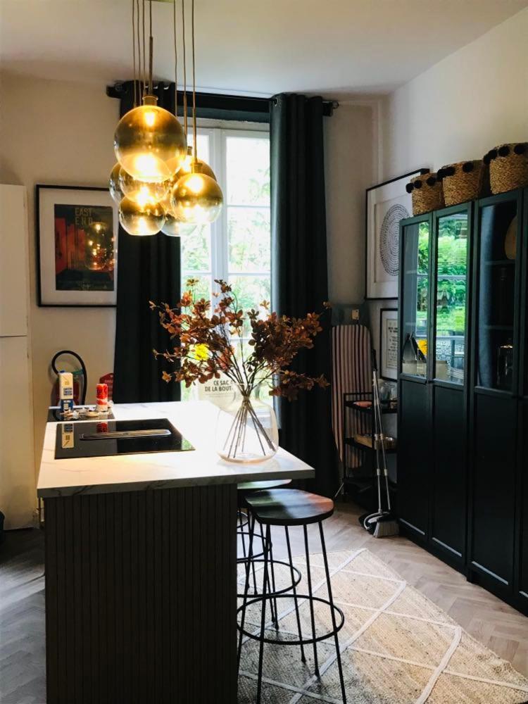 Beautiful, Historic Manoir In Semi-Rural Setting Villa Viré Exterior foto